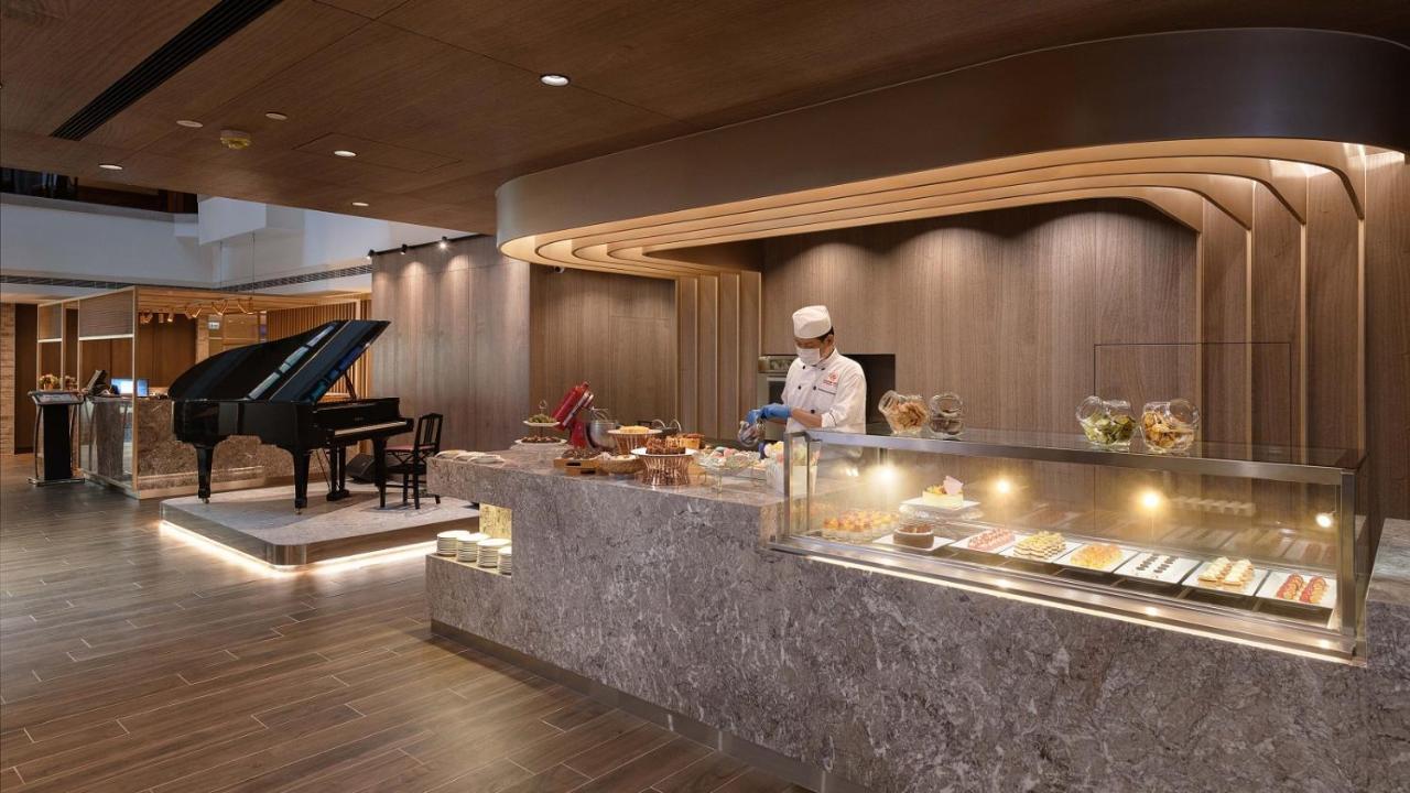 The Howard Plaza Hotel Kaohsiung Eksteriør billede The Wing at Hong Kong International Airport