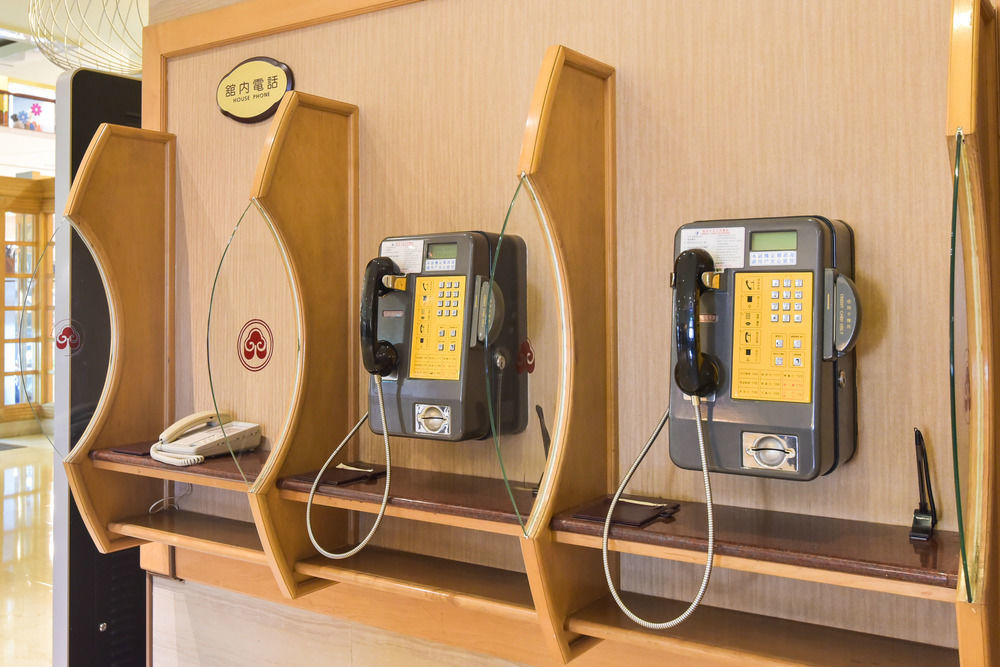 The Howard Plaza Hotel Kaohsiung Eksteriør billede Public telephones in Japan