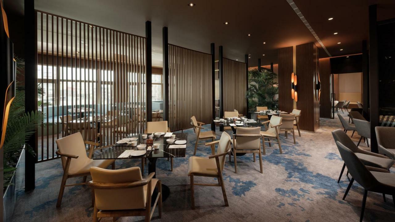 The Howard Plaza Hotel Kaohsiung Eksteriør billede The Wing at Hong Kong International Airport